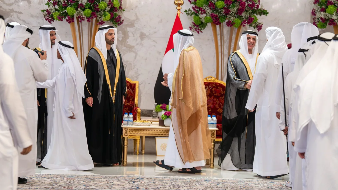تهاني حاكم رأس الخيمة بالعيد تملأ الأجواء من الشيوخ والمسؤولين والمواطنين